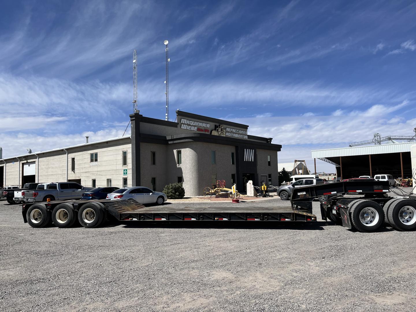 ./imagenes/INVOICE/2019/18031/LOWBOY WITZCO CHALLENGER TRAILER RG-50 (3).JPG